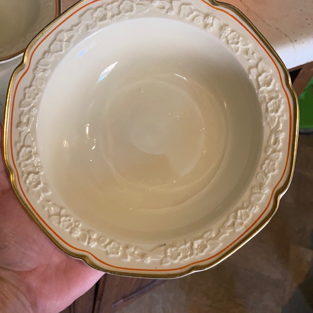 Crown ducal England bowls (4)